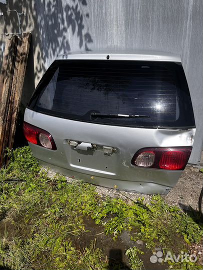 Продам крышку багажника