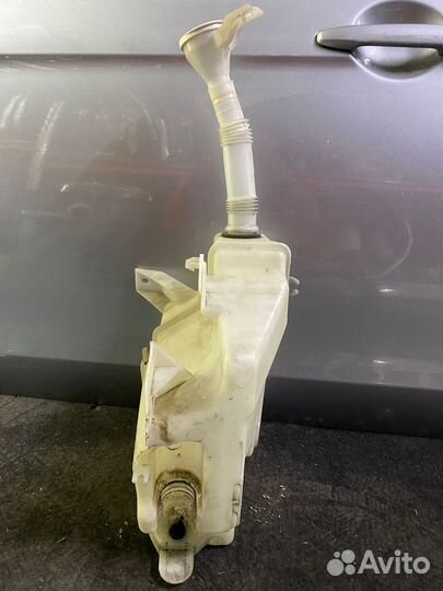 Бочек омывателя Mitsubishi lancer 10