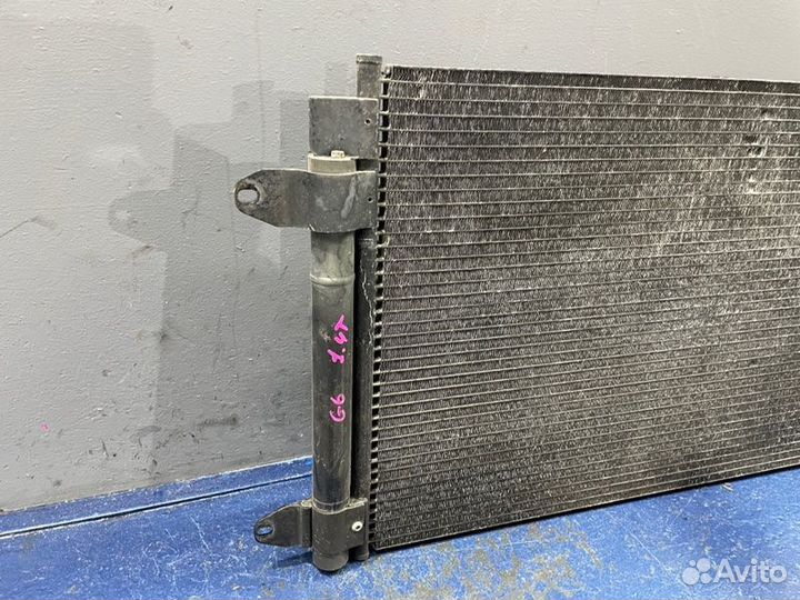 Радиатор кондиционера Volkswagen Golf 6