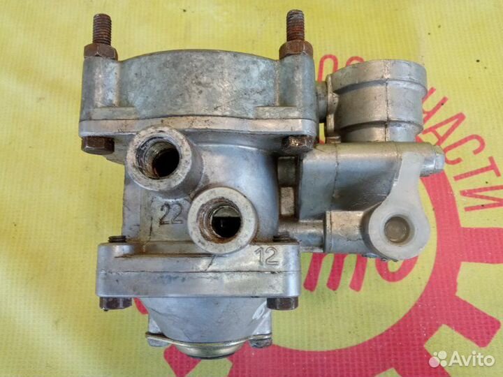 Клапан управления тормозами прицепа Камаз