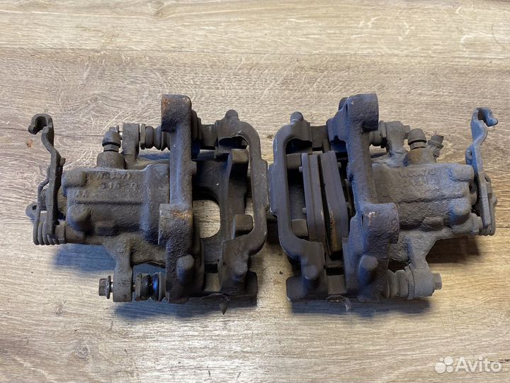 Skoda octavia a5 задний суппорт L-R