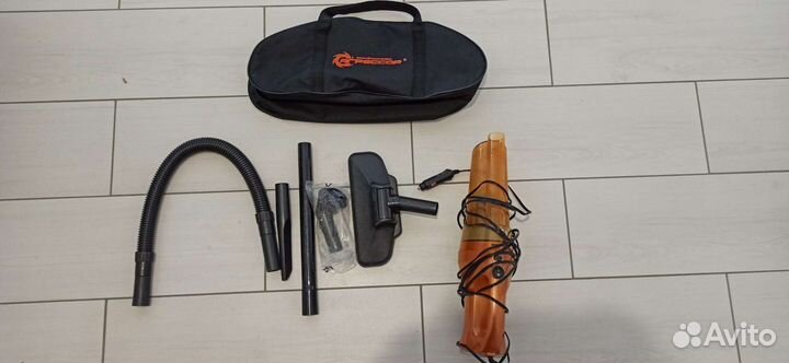 Автомобильный пылесос