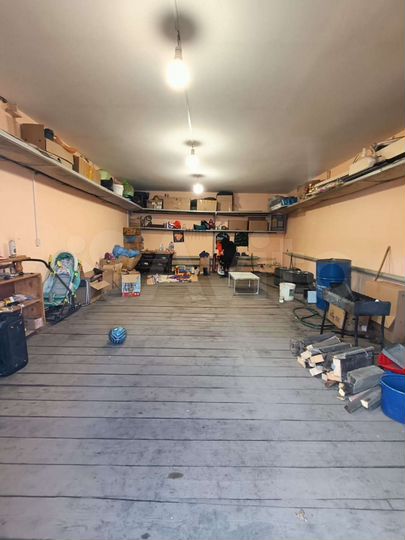 Гараж, > 30 м²