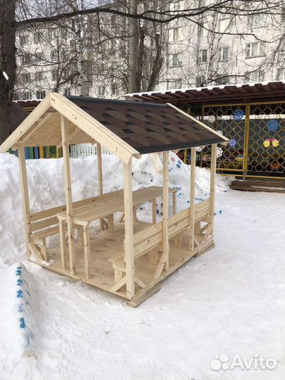 Детский деревянный домик