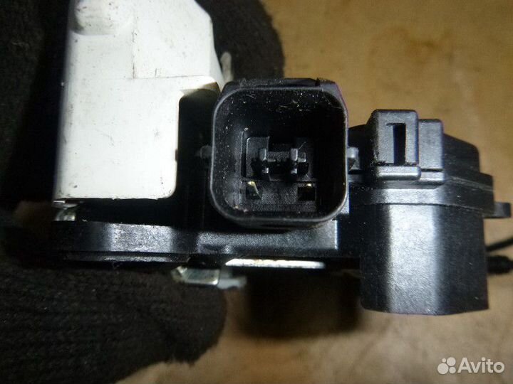 Замок двери передней правой mitsubishi lancer (CX