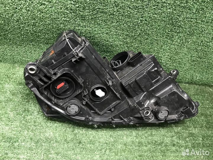 Фара левая Volkswagen Passat