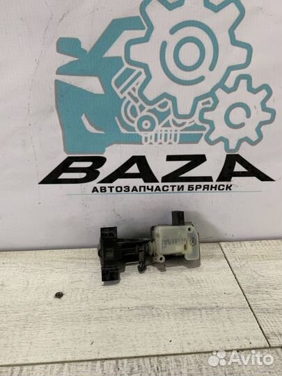Замок лючка бензобака Mercedes W164 ML