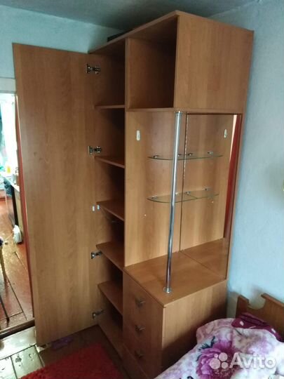 Шкаф