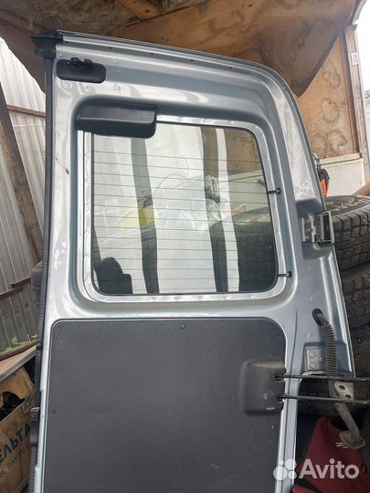 Задние двер левая пежо партнер