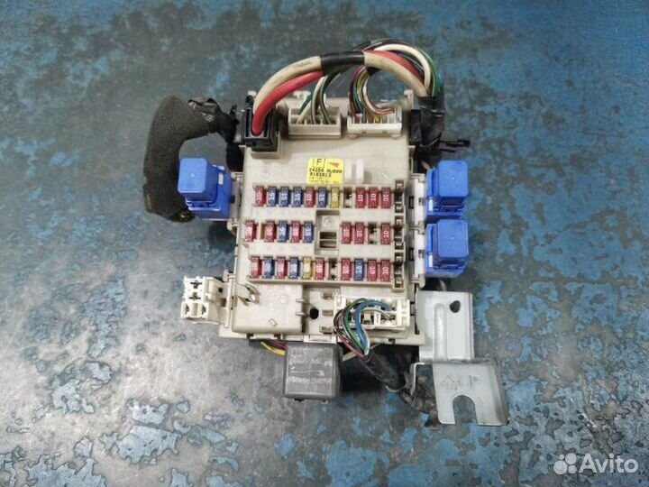 Блок предохранителей Nissan Primera P12