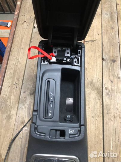 Центральная консоль Jeep Wk2 2018