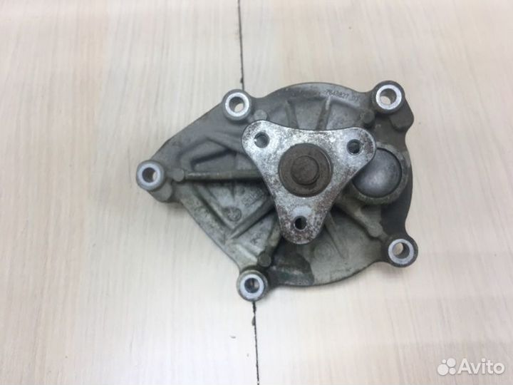 Помпа Bmw 3 F30