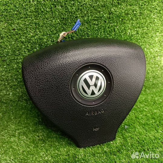 Подушка безопасности водителя Volkswagen Golf 5