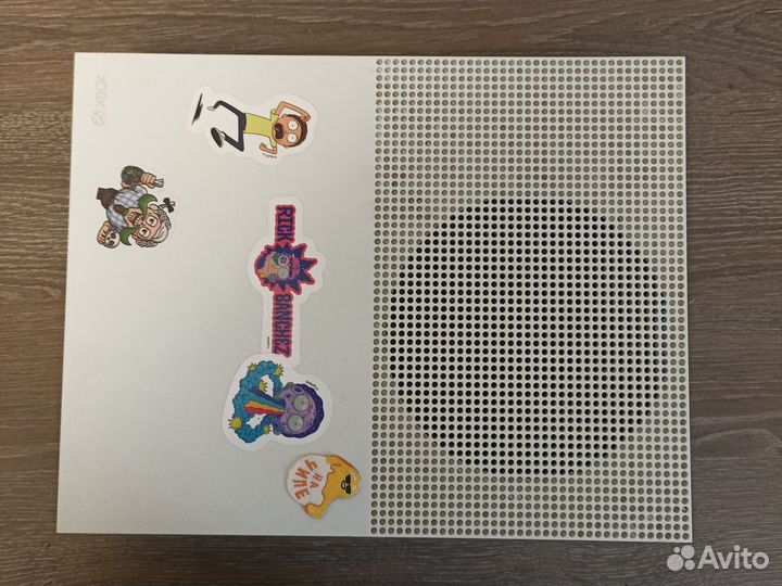 Xbox one s 1tb с играми
