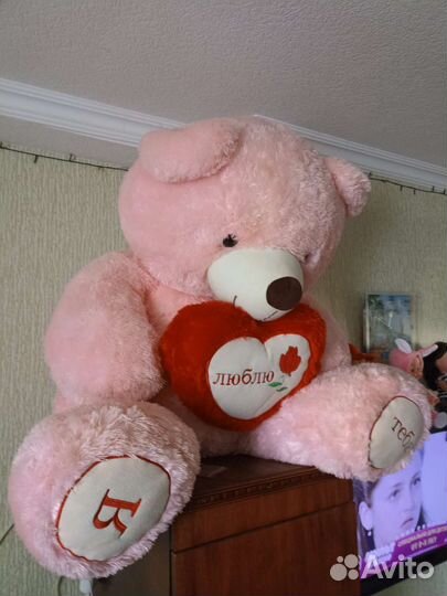 Огромный плюшевый мишка, длина 125, ширина 80