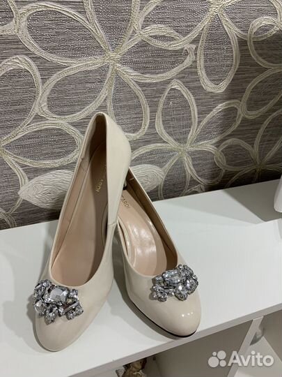 Туфли женские 38 размер бежевые