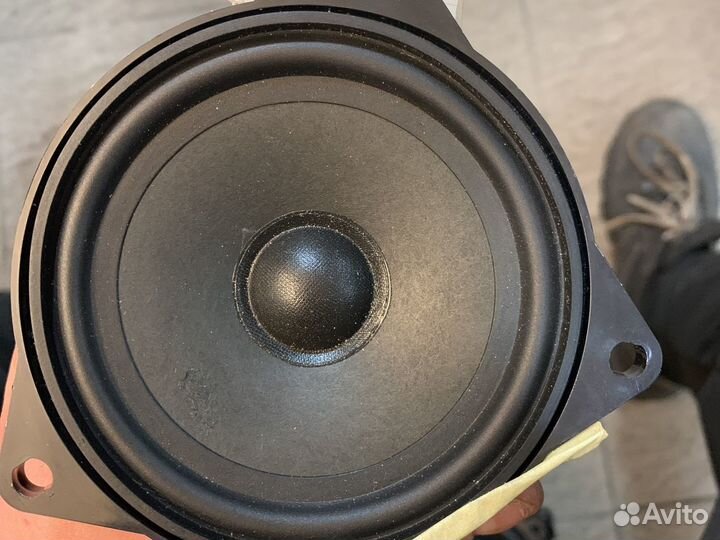 Динамик на BMW X3 E83
