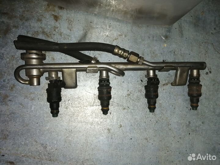 Форсунка топливная рампа Ауди А4 1.8 т aeb ajl adr