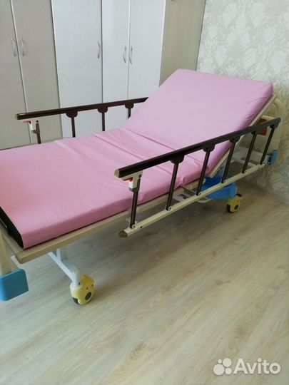 Медицинская кровать для лежачих больных