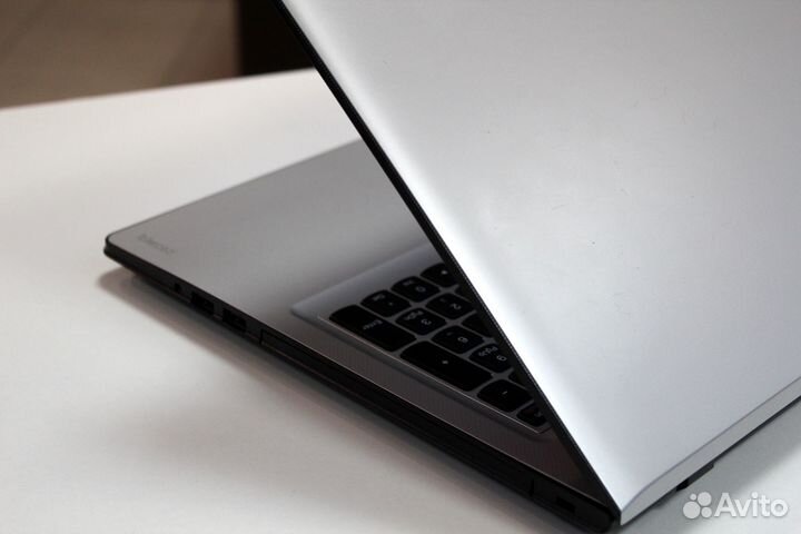 Универсальный ноутбук i5/ 12Gb/ SSD/ Video 2Gb