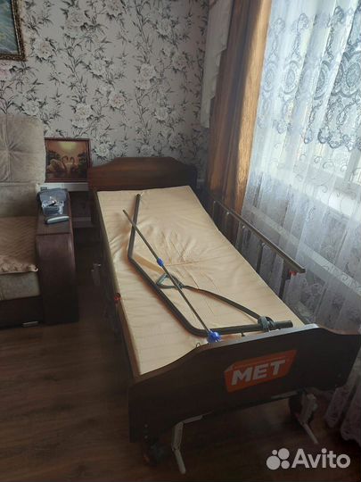 Кровать для лежачих больных MET Remeks