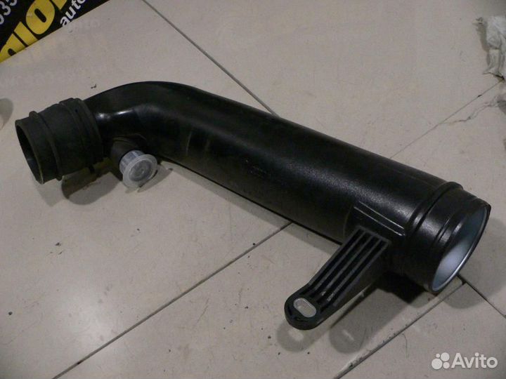 Патрубок интеркулера skoda Octavia (A5 1Z) 2004