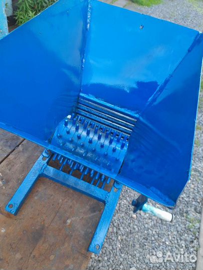 Мельница кедровых шишек