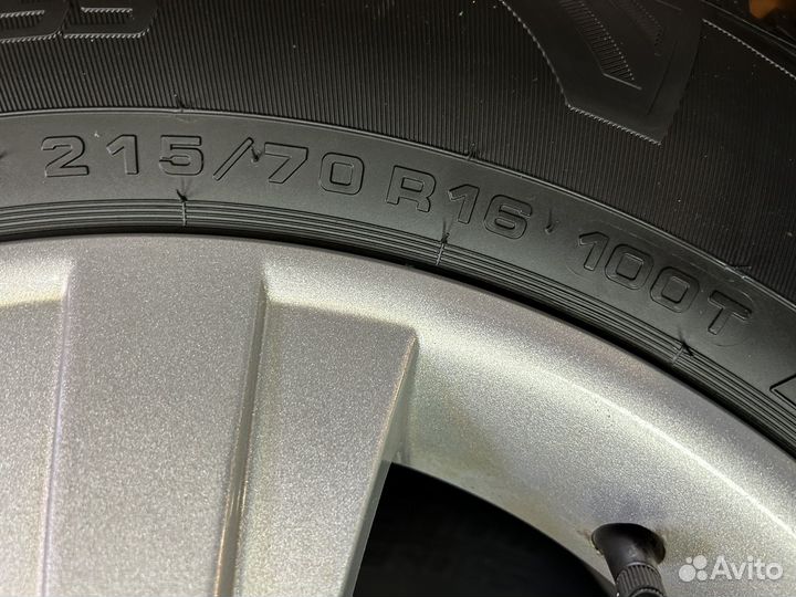 Зимние колеса 215/70 R16