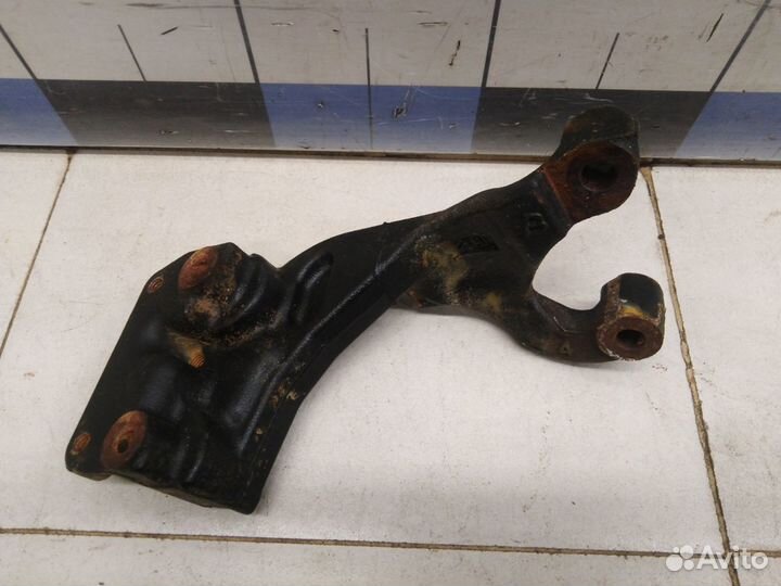 Кронштейн (сопут. товар) Hi Lux 2015