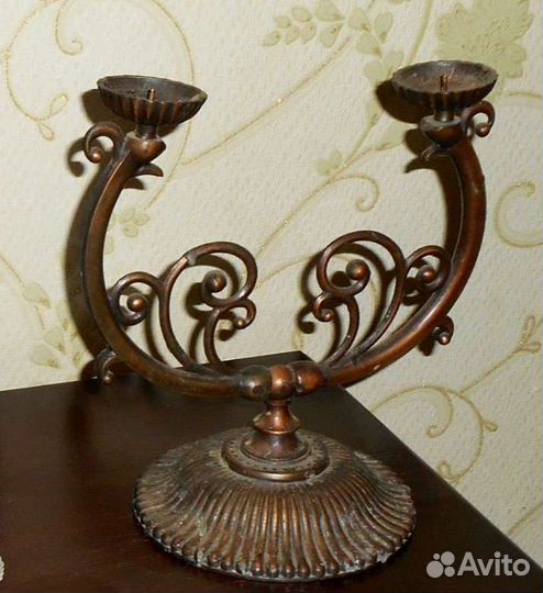 Старинный подсвечник
