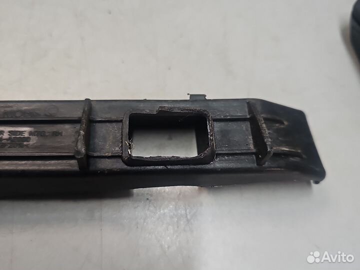 Направляющая бампера задняя правая Kia Ceed 2 JD