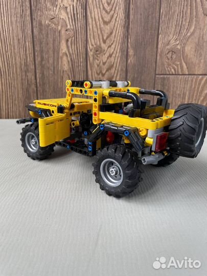 Оригинальный конструктор lego Technic Jeep