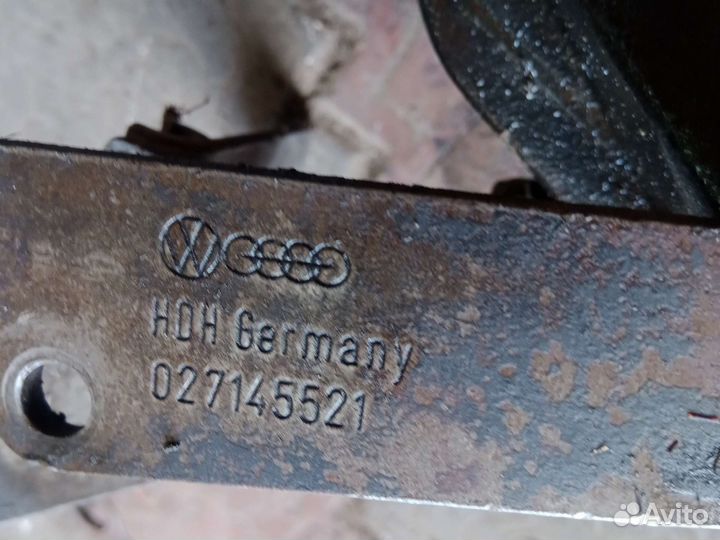 Кронштейн гур и компрессор кондиционера Пассат б3