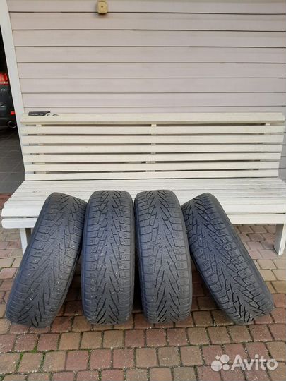 Колеса VW Touareg Nokian Hakka7 SUV 235/65R17 зима