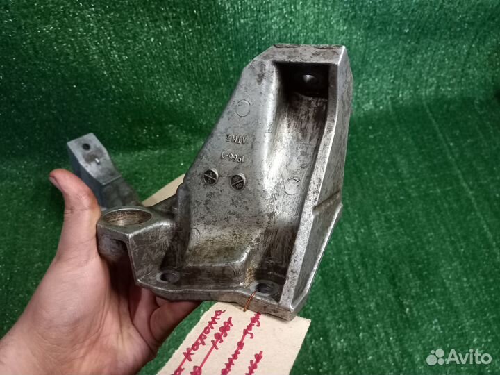 Крепления кпп Audi A6 C4
