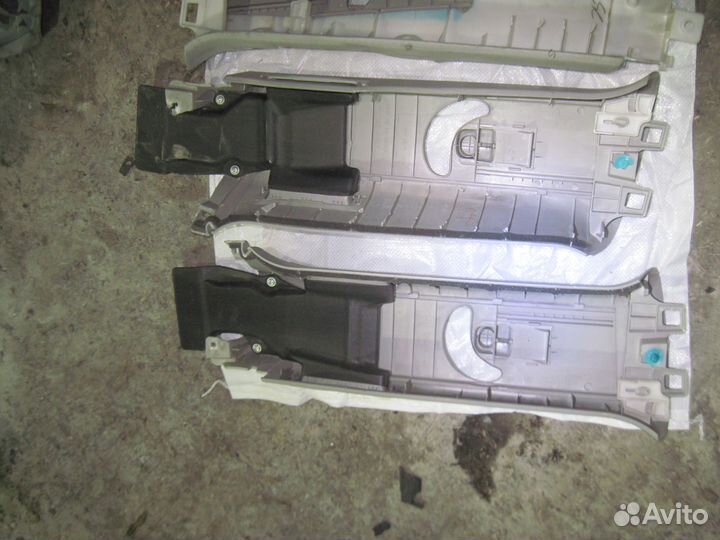 Накладка центральной стойки Toyota Land Cruiser