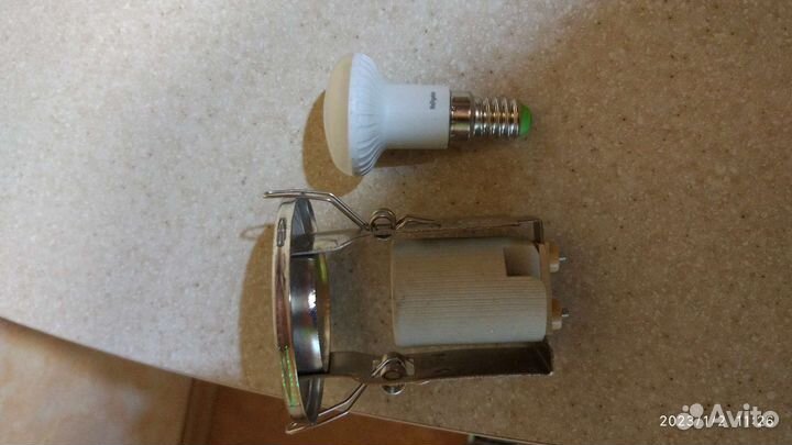 Потолочные светильники и люстры бу