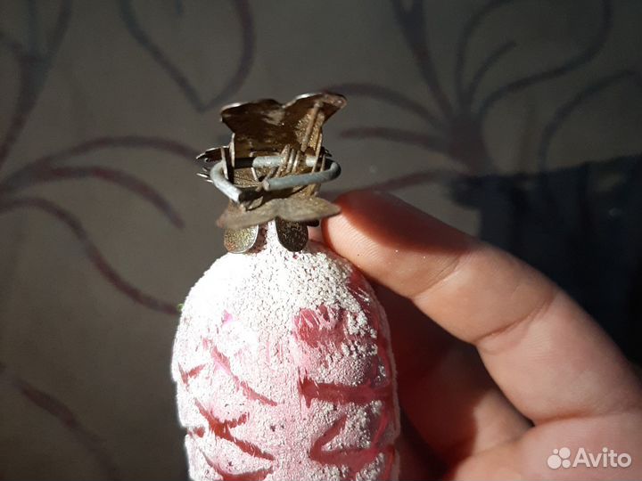 Шишка на прищепке стекло