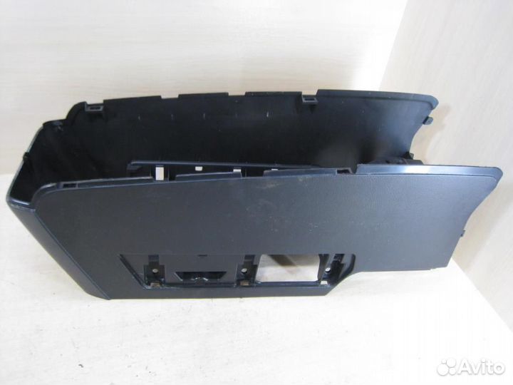 Консоль центральная (без подлокотника) Lexus RX30