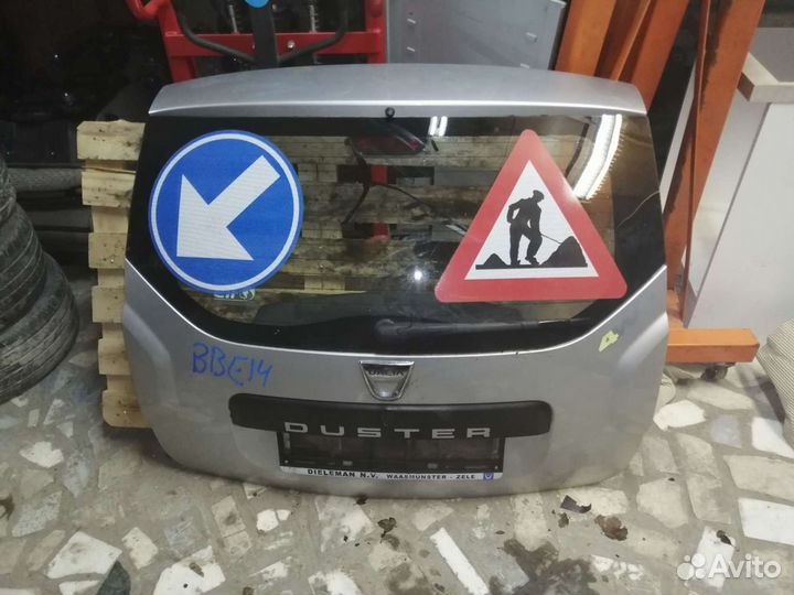 Renault Duster крышка багажника в сборе Серебро