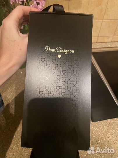 Дом Периньон бутылка и коробка