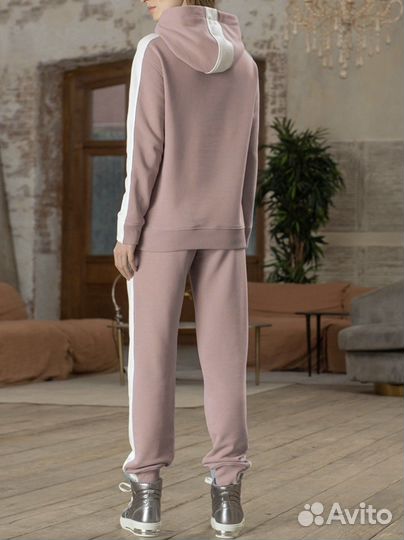 Спортивный костюм женский новый 44р