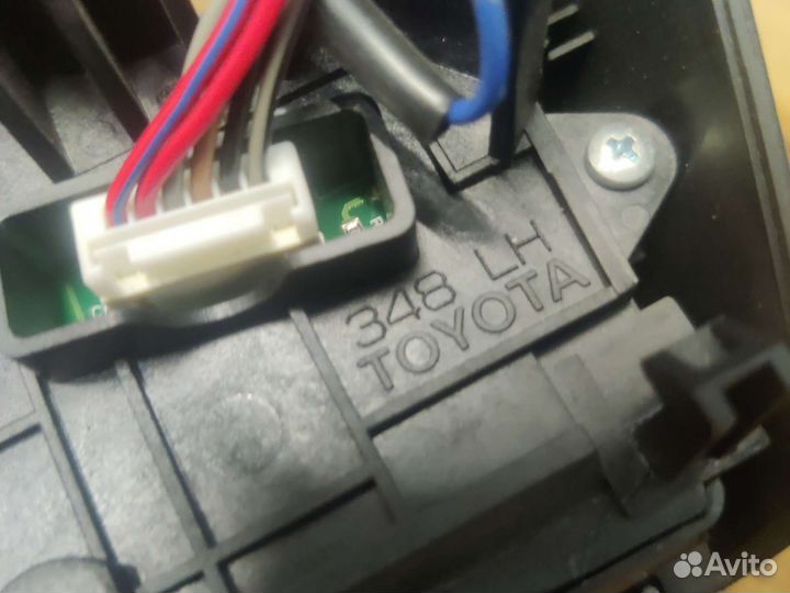 Кнопки в руль Toyota LC200 2016г