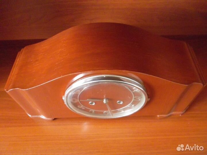 Часы очз.Настенные и настольные.Механические 50-х