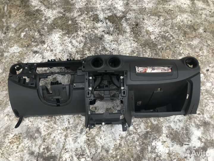 Торпедо Nissan Almera G15 под восстановление