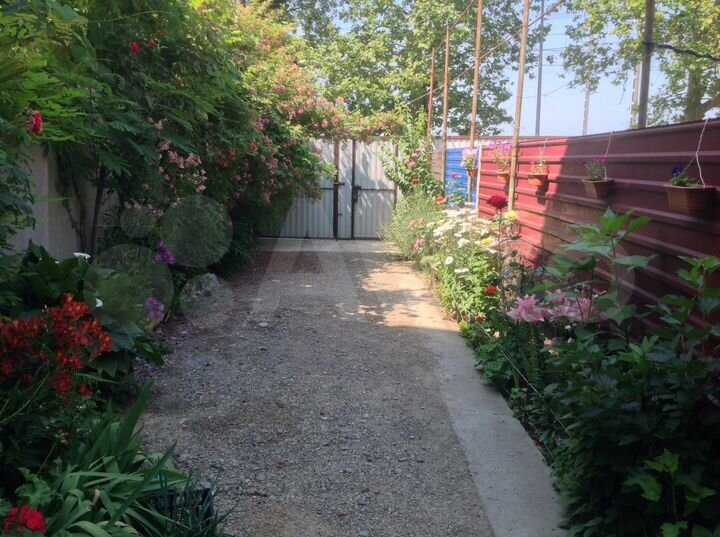 Комната 9 м² в 5-к., 1/1 эт.