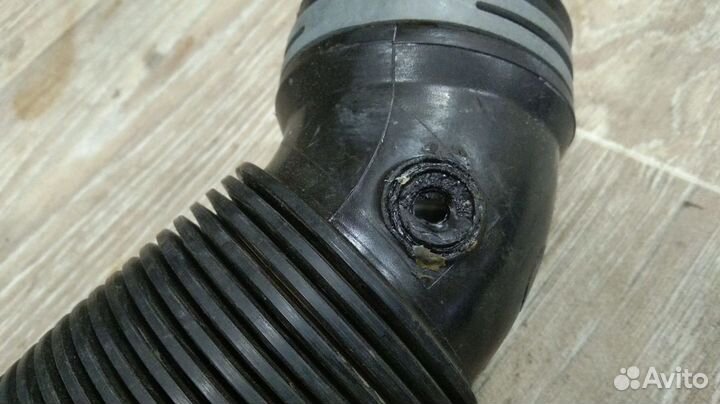 Патрубок воздушного фильтра Skoda Fabia