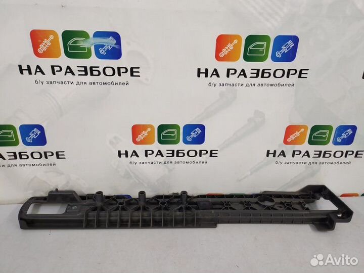 Пол багажника левый Volkswagen Touareg 7P5 cmta