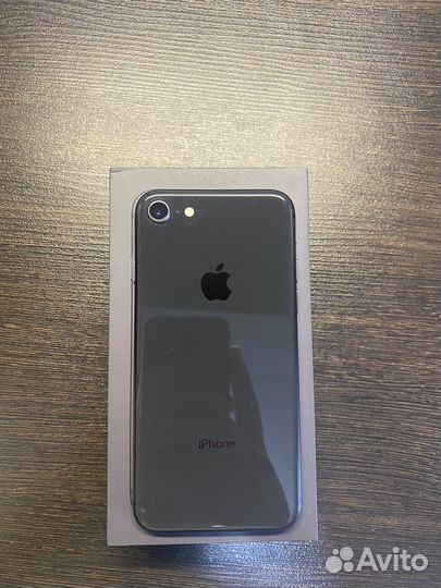iPhone 8, 64 ГБ