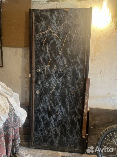 Дверь входная железная уличная утепленная бу